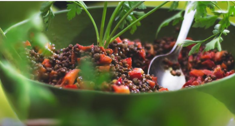 LENTIL AND TOMATO GREE SALAD