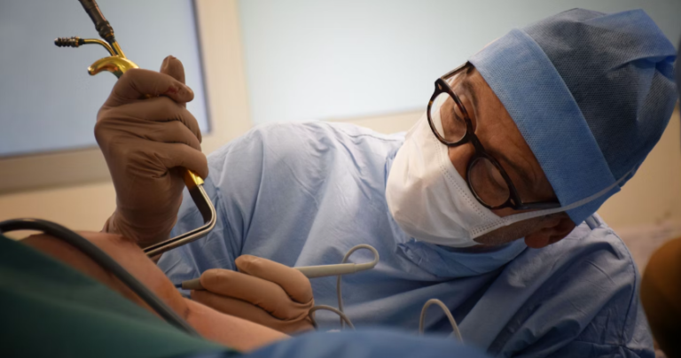 A DOCTOR PREPARING TO DO THE SAFEEST WEIGHT LOSS SURGERY