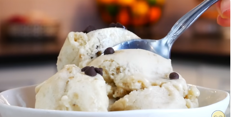 REFRESHING SUMMER TREATS BANANA NICE CREAM